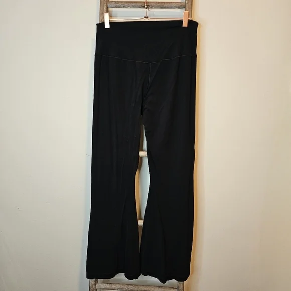 ⭐️40% Off⭐️ Aerie Offline Split Flare Leggings - Picture 2 of 7